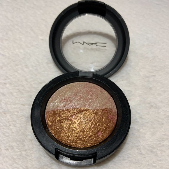 MAC Cosmetics Mineralize Duos ENGAGING Eyeshadow Antiquitease Collection - Picture 3 of 9